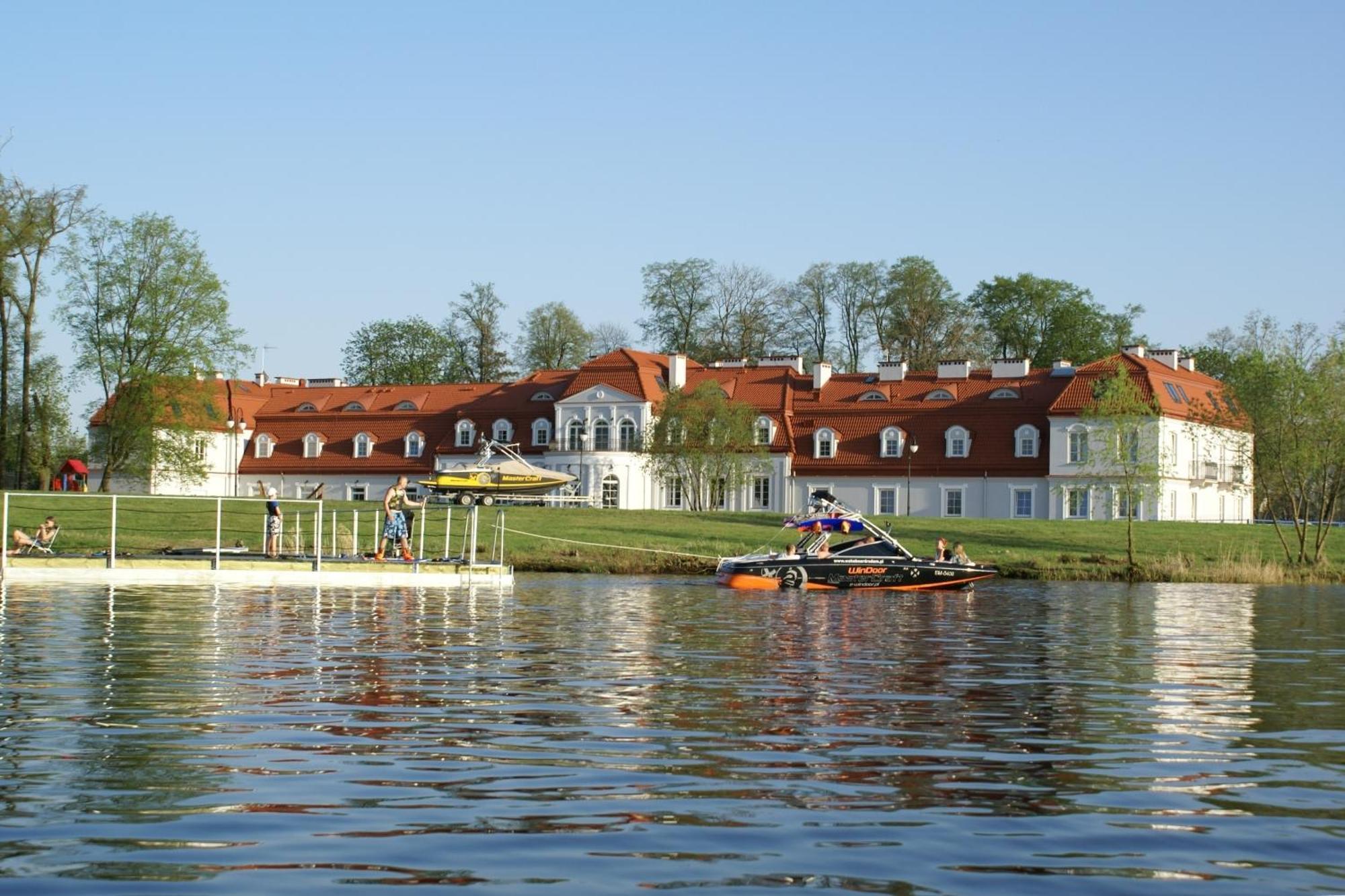 Palac Domaniowski Wieniawa Exteriér fotografie